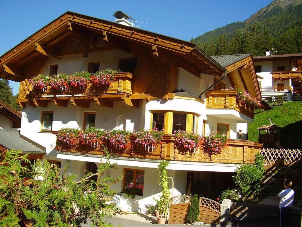 Appartement Haus Bergzauber à Neustift im Stubaital Extérieur photo